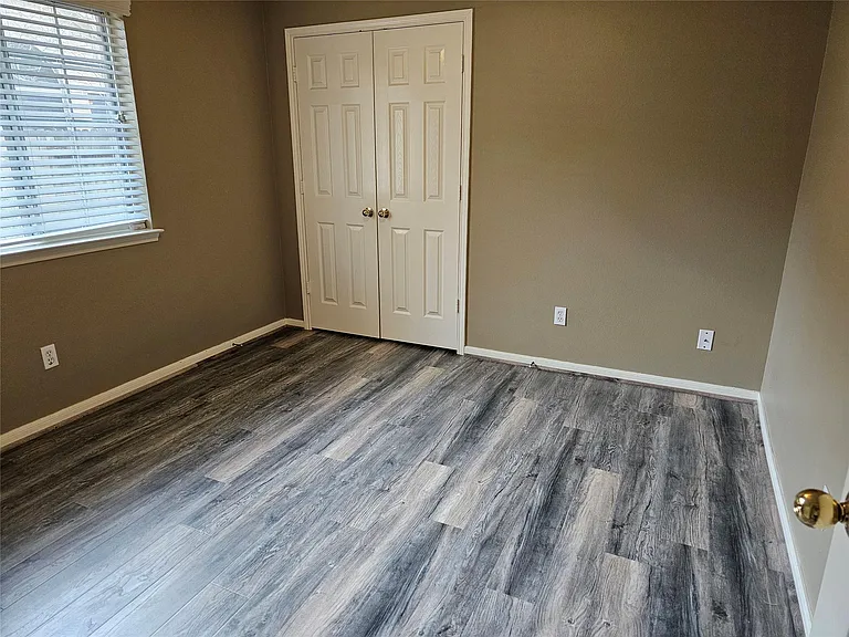 27182 Kings Manor Dr S — Photo 28