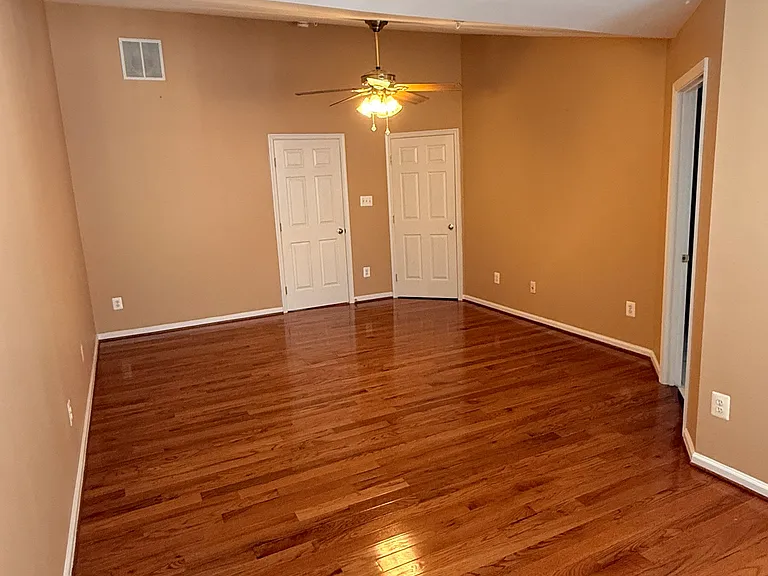 10404 Damascus Park Ln — Photo 32