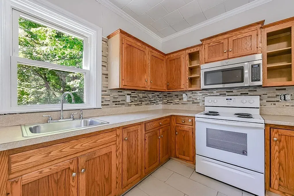 1 bed, 550 sqft, $1,700 — Photo 2