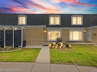 29888 City Center Dr APT 4, Warren, MI 48093