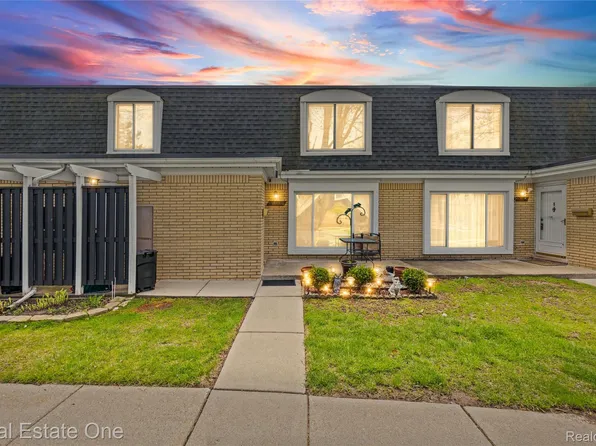 29888 City Center Dr APT 4, Warren, MI 48093