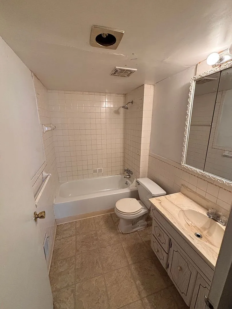 29 Avery Ave — Photo 3