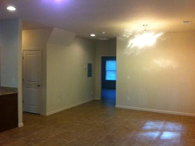 2 bed, 1300 sqft, $2,000 — Photo 2