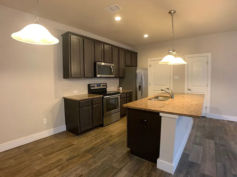 711 Gristmill Dr — Photo 7