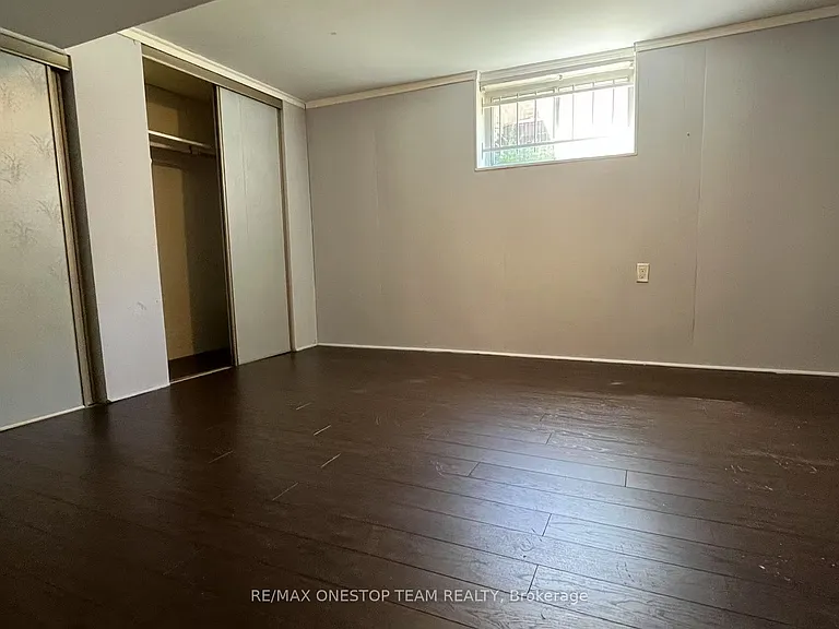 936 Pharmacy Ave — Photo 19