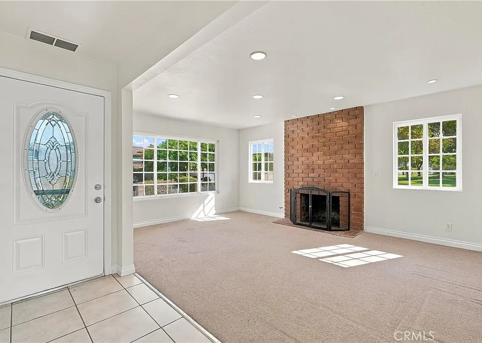 6912 Tahiti Dr