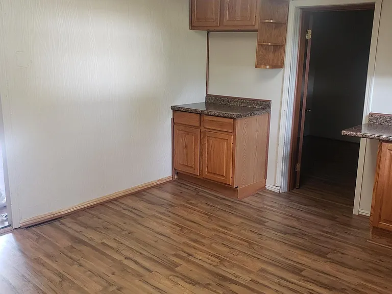 609 Buena Vista St — Photo 8
