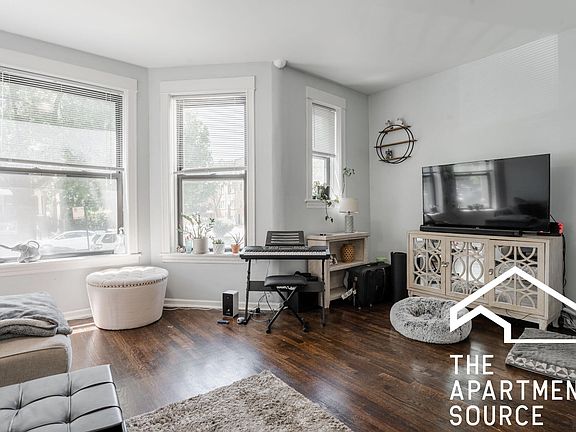 2nd image of 3268 W Palmer St