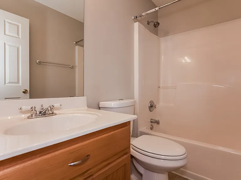 10619 Haddington Dr — Photo 14