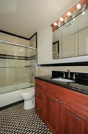 Fairfield Estates At Bohemia — Photo 21