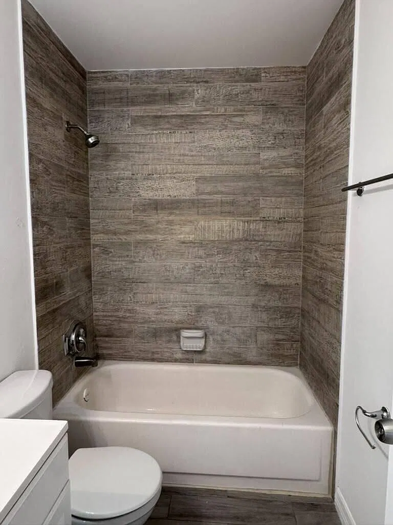 725 W Tiffany Dr — Photo 4