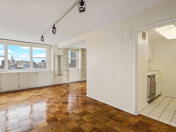 2nd image of 77 7th Ave APT 21A