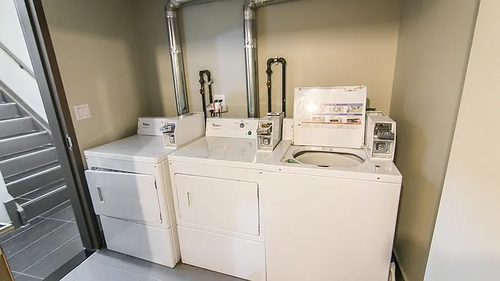 Rented by Metro Prop NY Corp | media 21