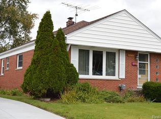 25503 Ursuline St, Saint Clair Shores, MI