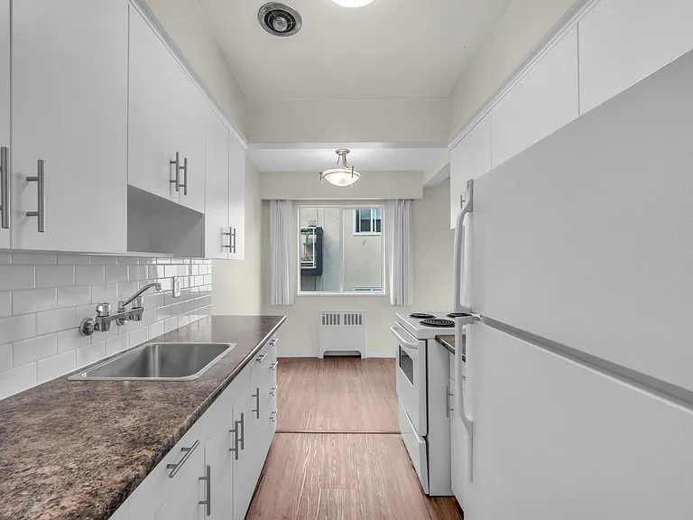 1615 Vine St #103 — Photo 7