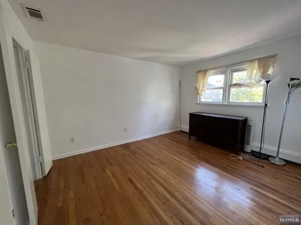 15 Henry Street image 7 of 10