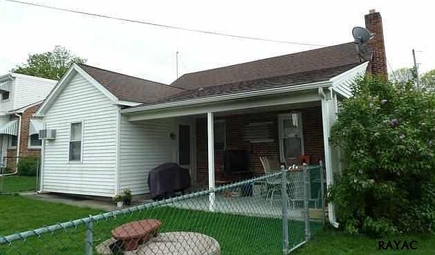 2nd image of 157 Guy St