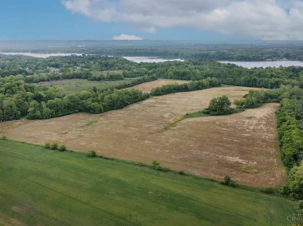 52 N Shore Rd, Hillsboro, OH 45133