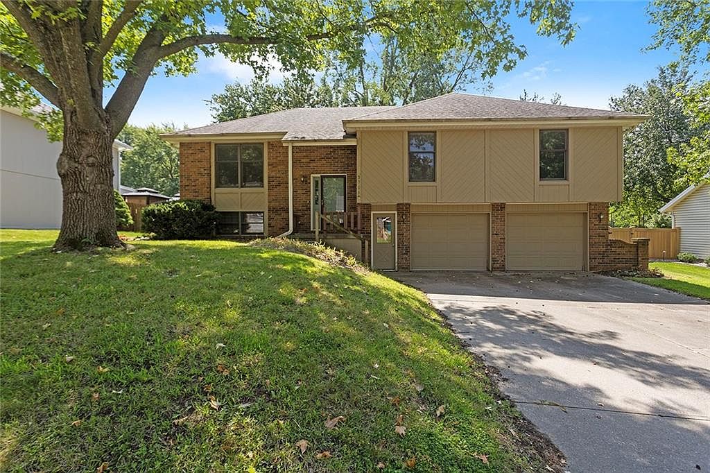 3706 Robin Ln, Saint Joseph, MO 64506 | Zillow