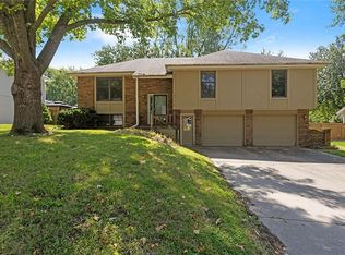 3706 Robin Ln, Saint Joseph, MO 64506