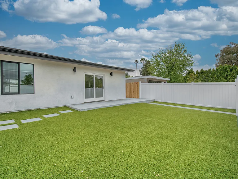 7989 Sale Ave — Photo 12