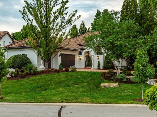3240 W 138th Ter, Leawood, KS 66224