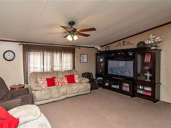 4th image of 137 Black Oak Dr