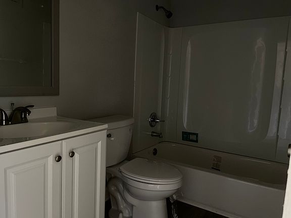 5th image of 850 W 34th St APT 2