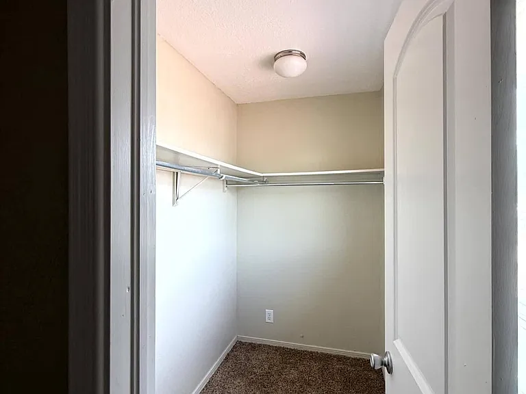 2801 Hawick Rd — Photo 12
