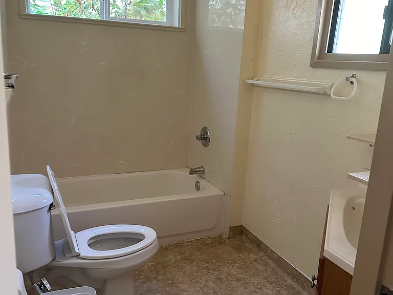 434 Beach St — Photo 18