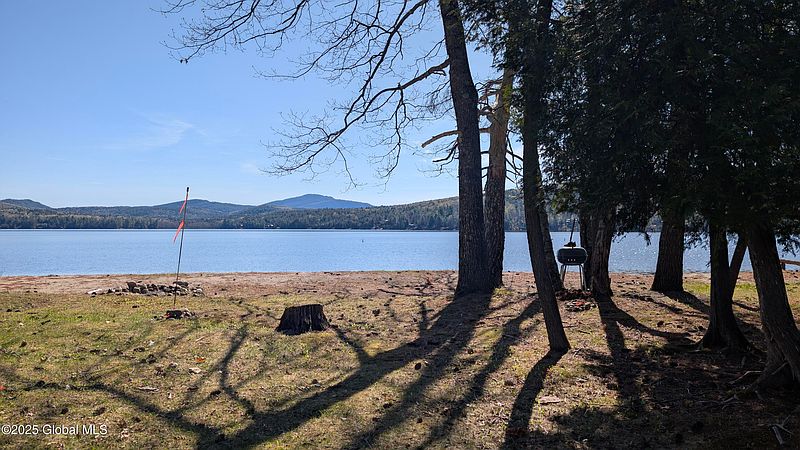 3rd image of 47 Davis Road