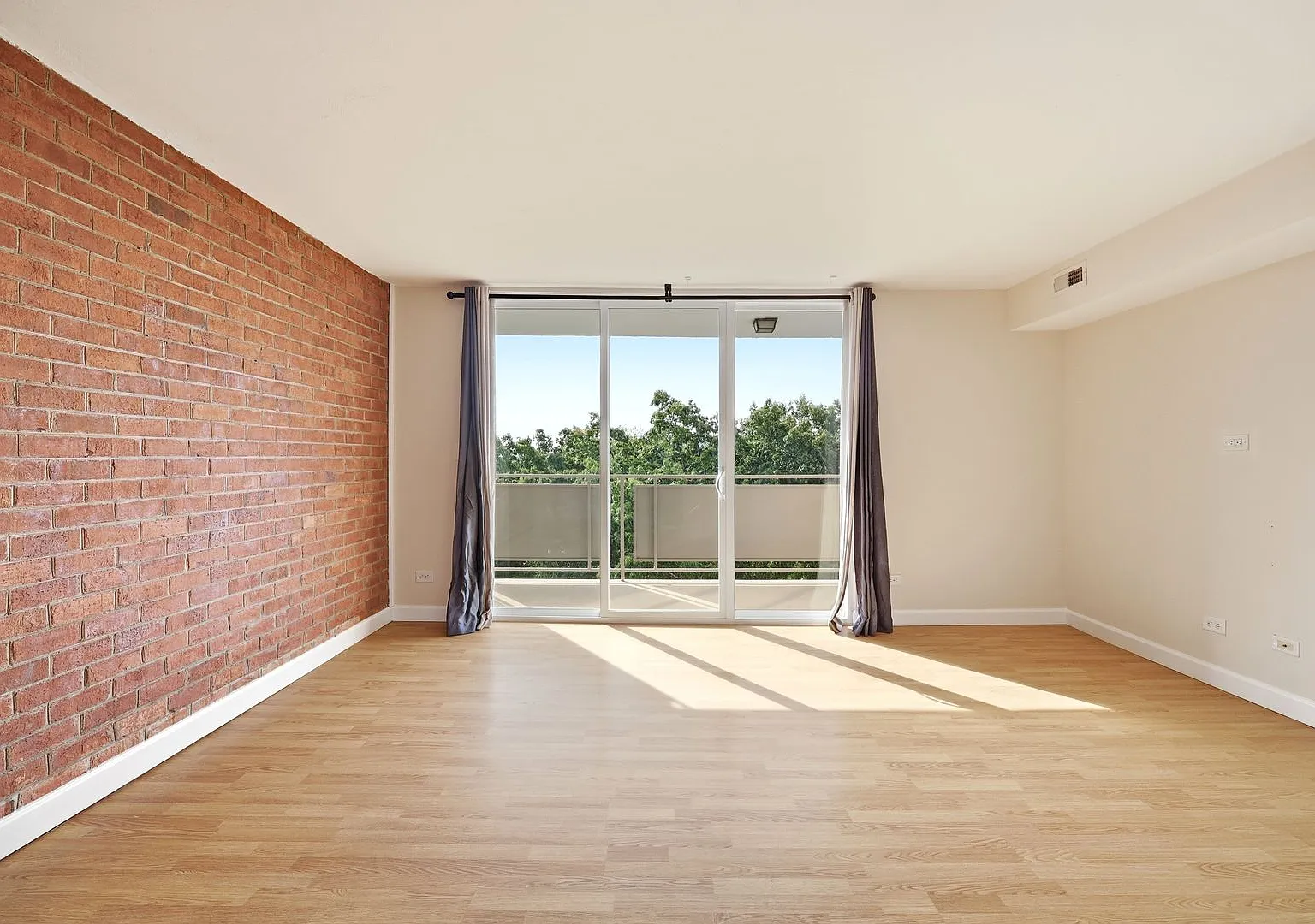 1800 Jefferson Park Avenue #912 — Photo 3