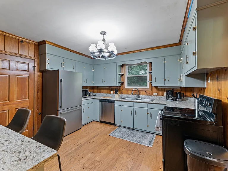 4140 Timberlane Dr — Photo 4