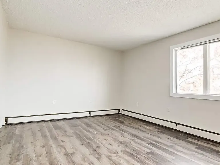 10125 153rd St NW — Photo 14