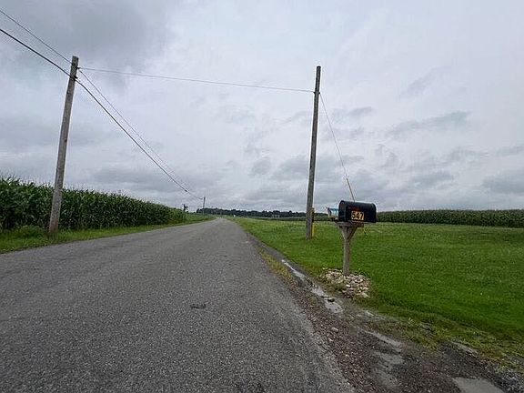 5th image of 545 Bicker Rd