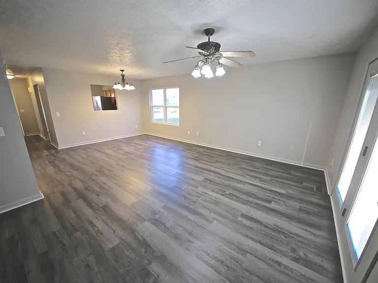 876 E Meadowlands Dr — Photo 7