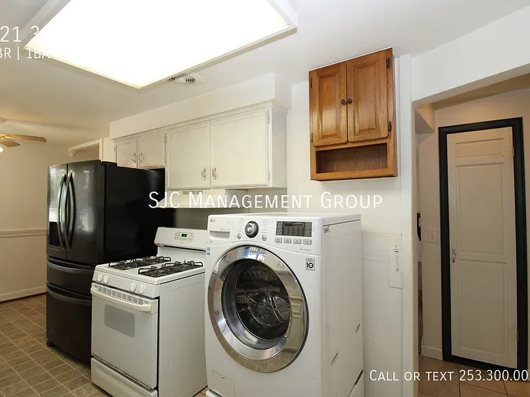 421 3rd St NE — Photo 8