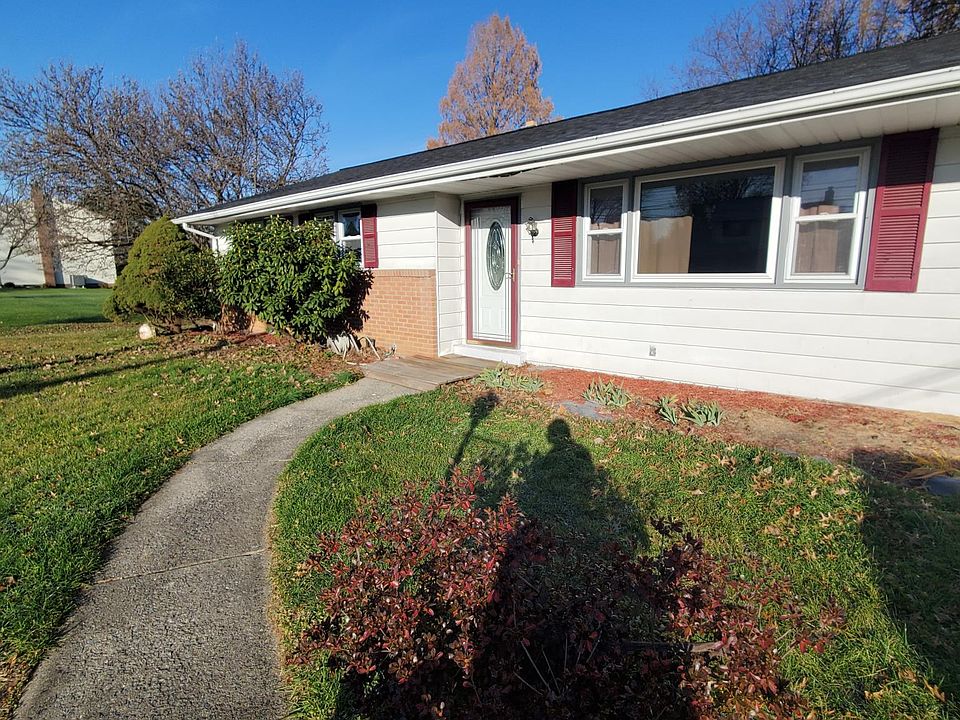 1st image of 471 Delp Rd
