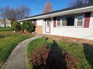 471 Delp Rd, Lancaster, PA 17601
