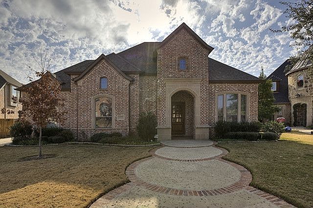 1st image of 2375 Lake Forrest Dr