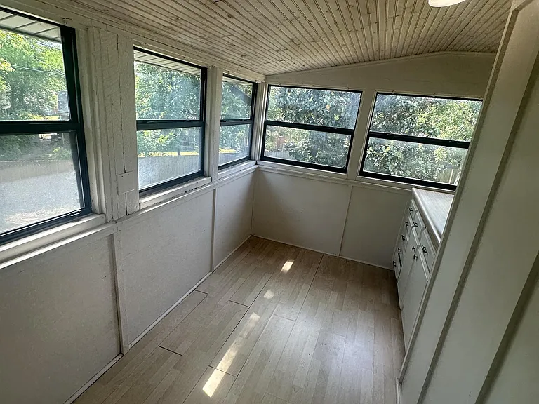 3612 N Drexel Blvd — Photo 40