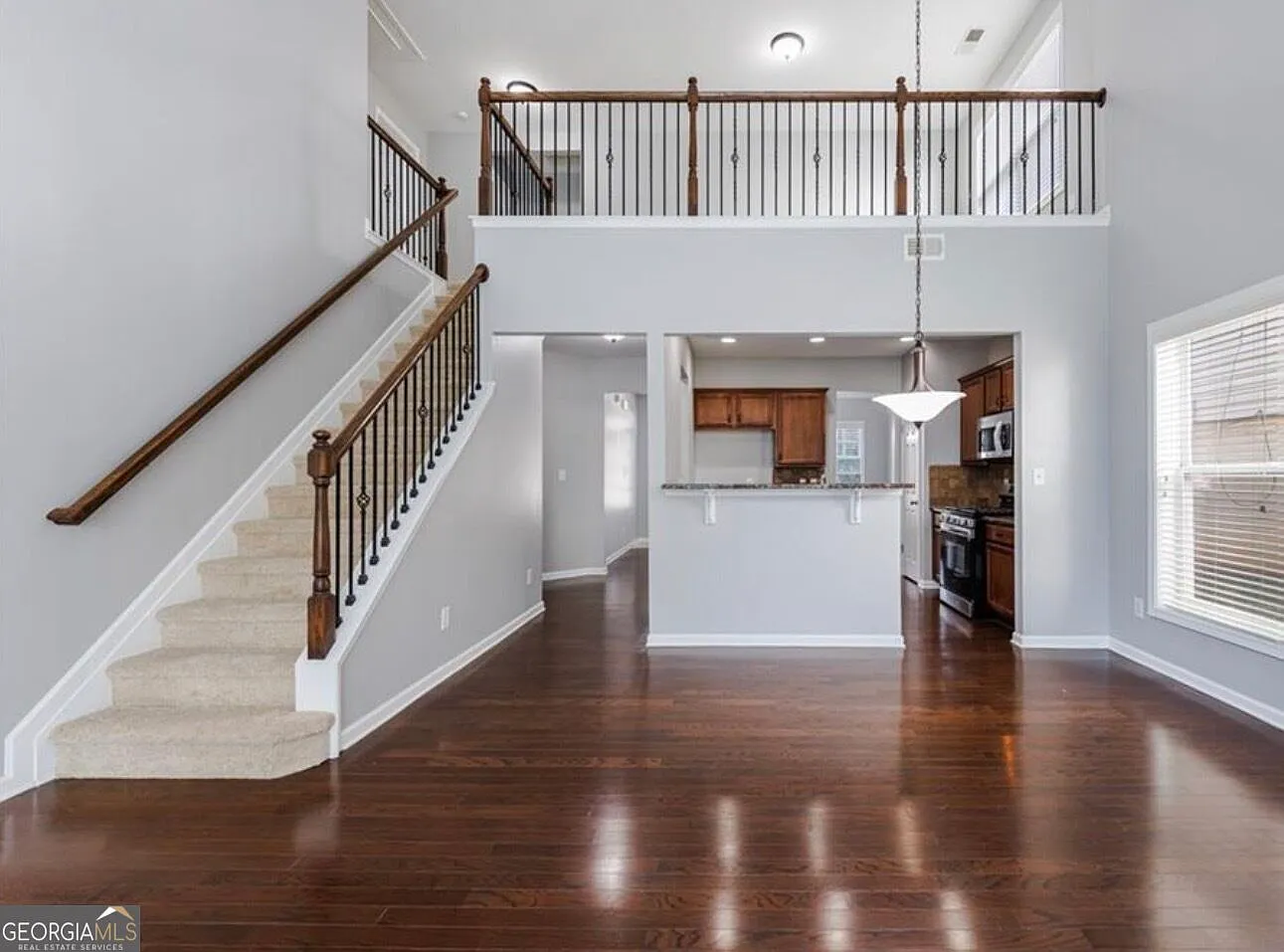4 bed, 2.5 bath, 2493 sqft, $2,500 — Photo 3