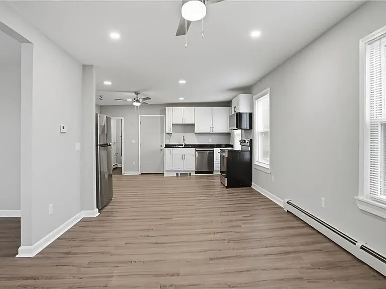 188 Division St #2F — Photo 10