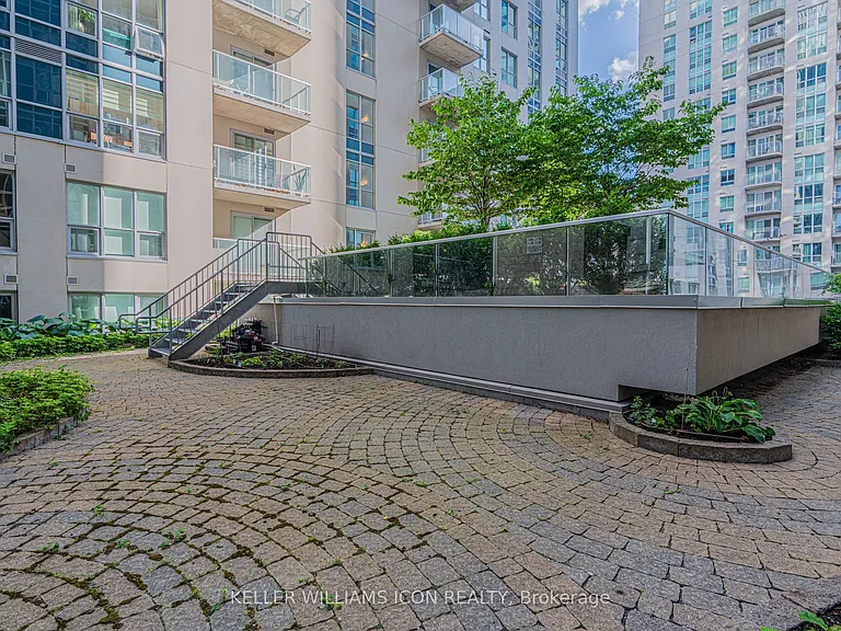 242 Rideau St #1202 — Photo 24
