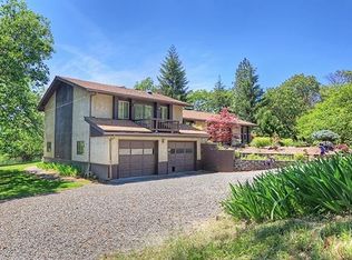 6030 Tunnel Loop Rd, Grants Pass, OR 97526