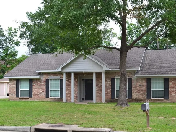 28710 Savannah Dr, Spring, TX 77381