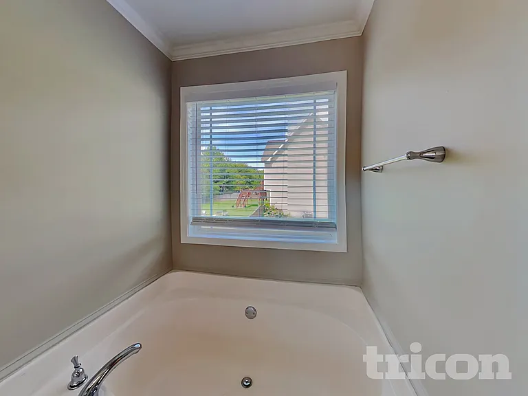 217 Arbor Dr — Photo 9