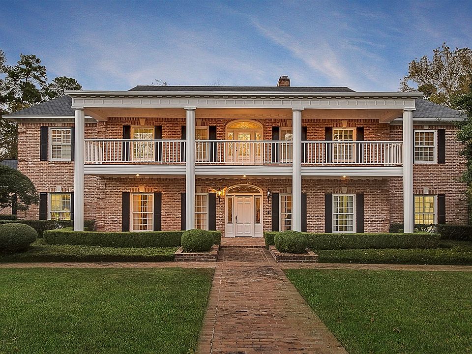 Colonial Revival Styling