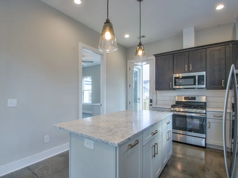 2810 Gear St — Photo 10
