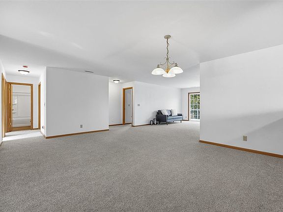 5th image of 1224 Litchfield Dr #B